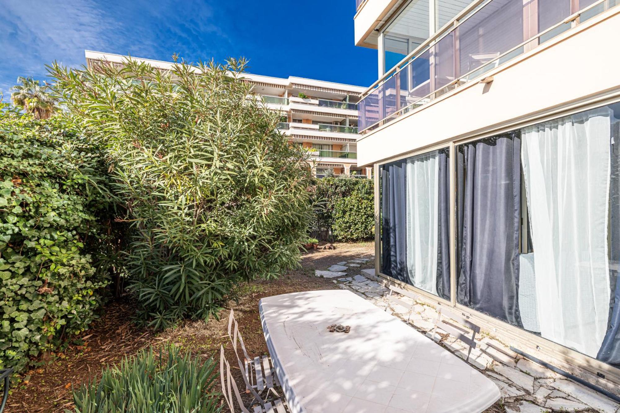 Le Globe Trotteur Apartment Saint-Laurent-du-Var Exterior photo
