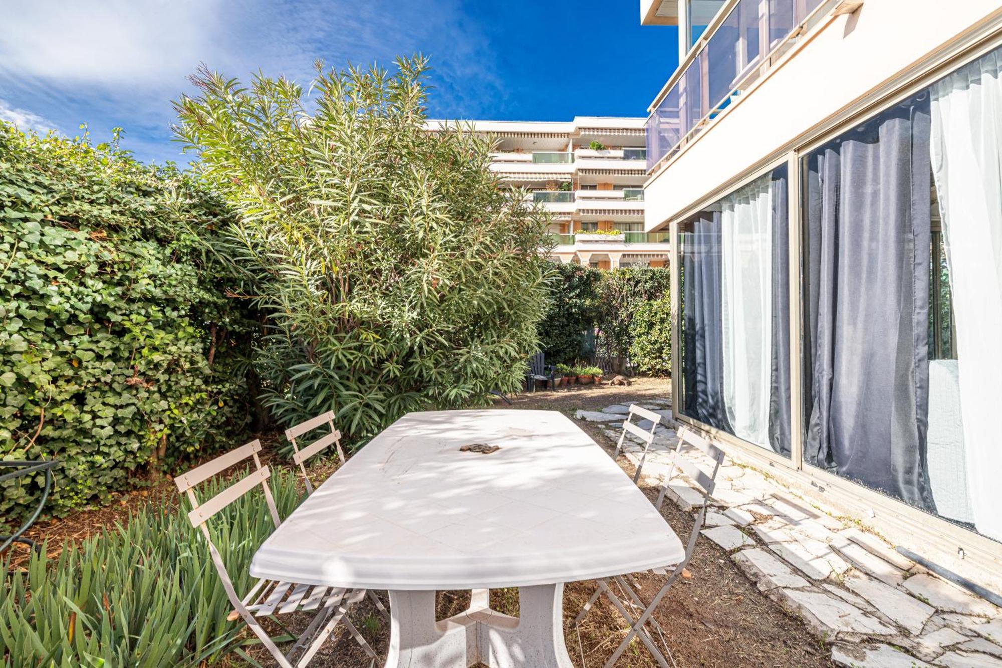 Le Globe Trotteur Apartment Saint-Laurent-du-Var Exterior photo